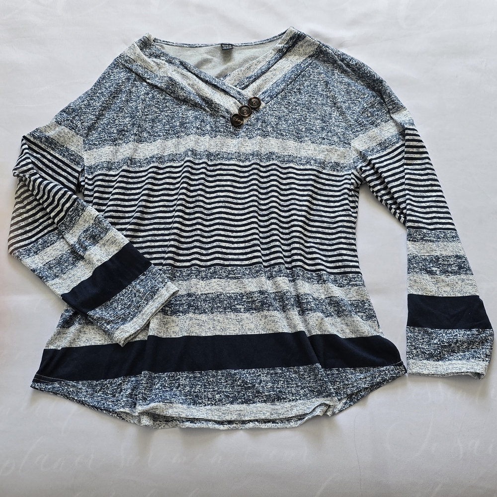 Blue and White Striped V-Neck Top Size XL - Picture 3 of 8